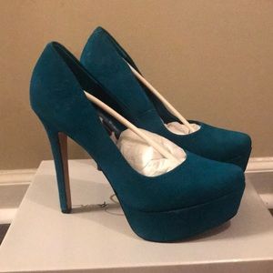 Jessica Simpson Shoes - Size 8
